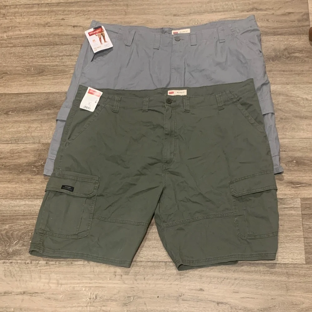 Men's Cargo Shorts - Gray and Green